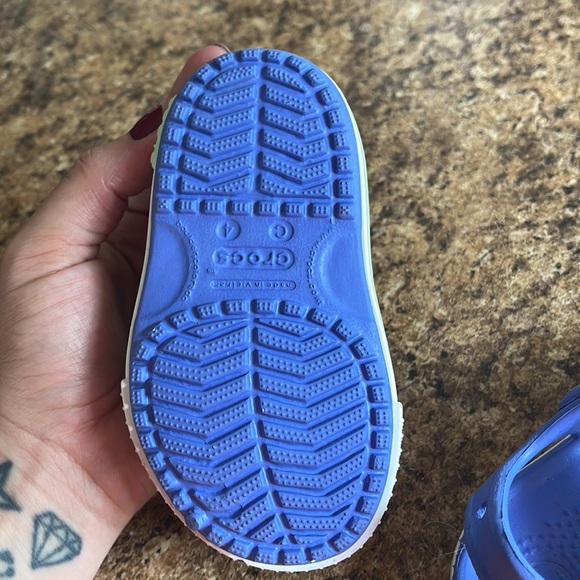 Crocs sz 4. (baby) - Picture 5 of 8
